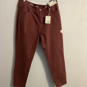 A.n.a. Sable Red Mid Rise  Skinny ankle 5 pockets pants, size 16W